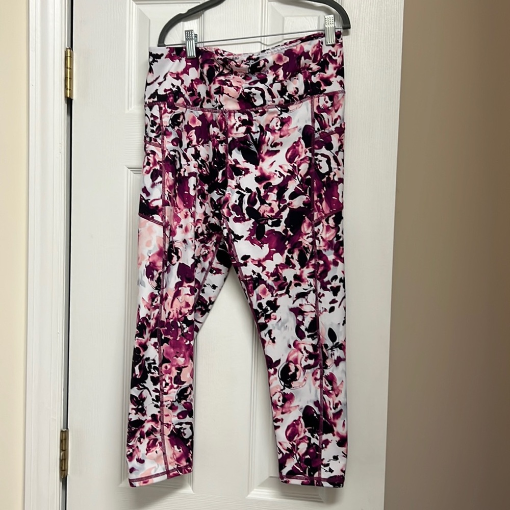 Galam leggings - with cell phone pockets on sides L $12